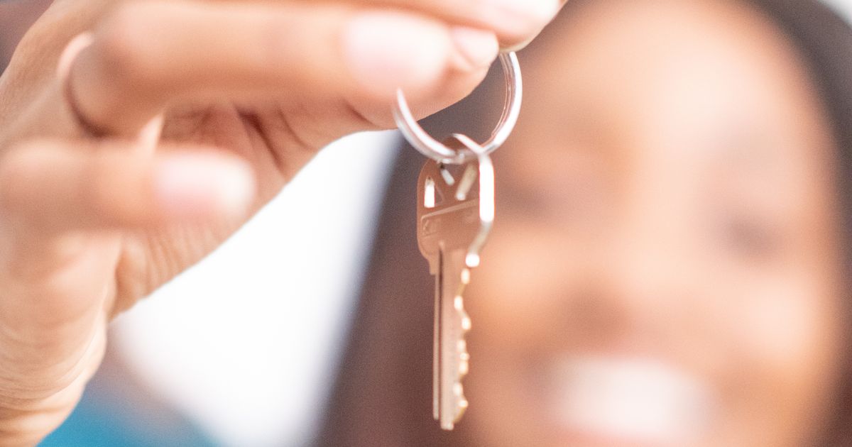 Compraventa y entrega de llaves de una casa